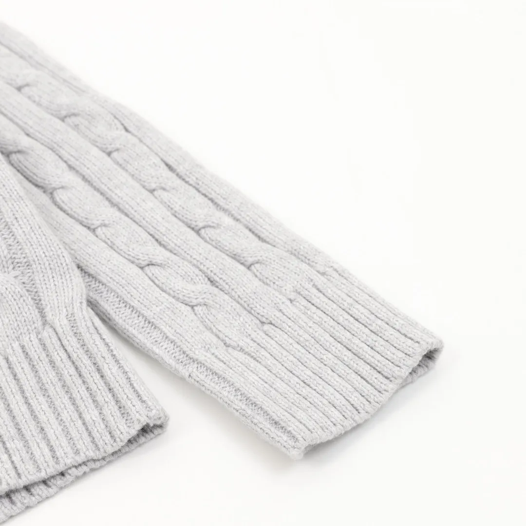 🅿️480 Ralph Lauren 25FW small label knitted sweetheart neck sweater Ralph Lauren (RALPH LAUREN) is the "American classic" brand in the fashion industry. Founded by Mr. Ralph Lauren in 1968, it is a high-end fashion brand with a strong American flavor. The styles are highly stylized and should be regarded as the clothing brand that best represents American culture (this can be seen from the fact that the uniforms of the US team in many Olympic Games have been provided by Ralph Lauren). Size: S-L
